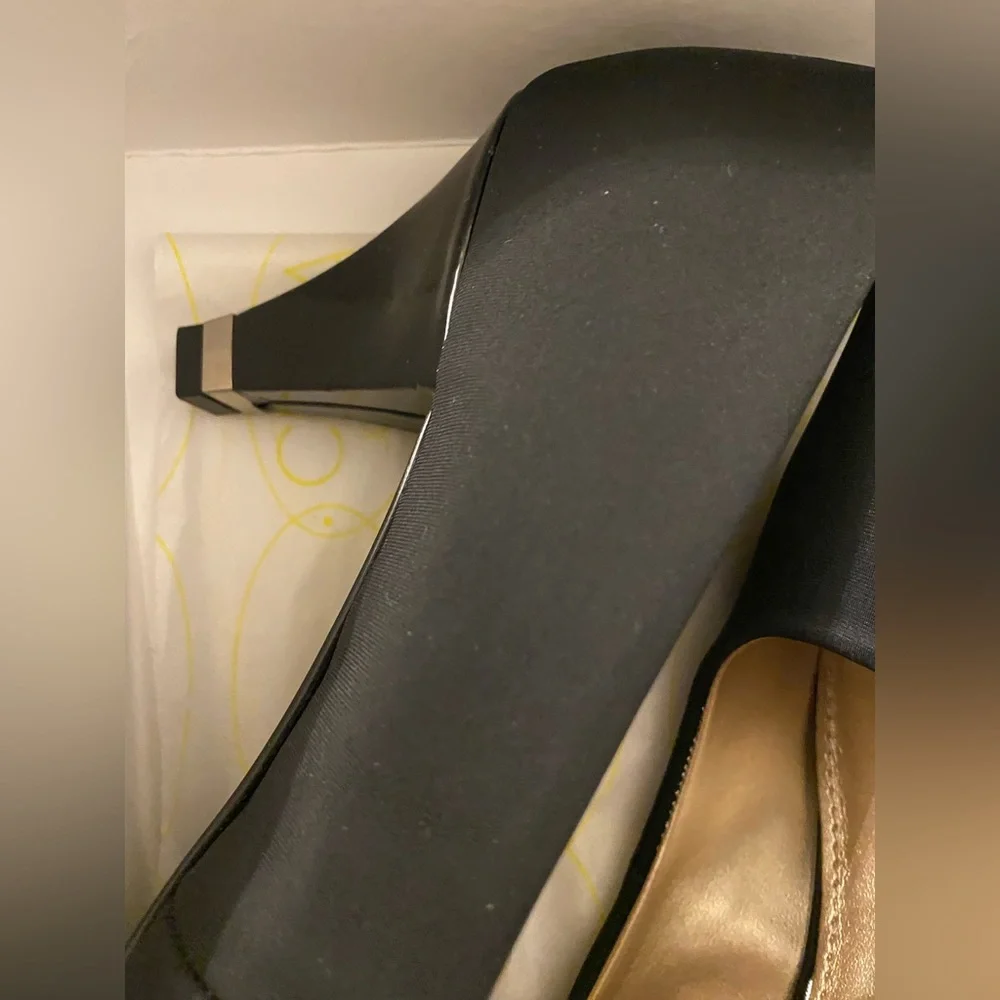 Great condition Circa Joan & David Luxe black heels - Picture 2 of 3